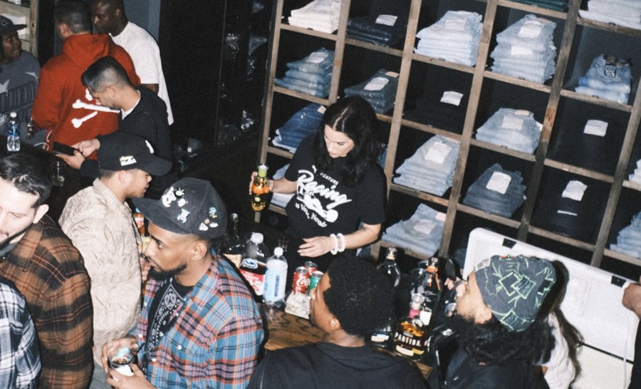 Consumers / Crowds reference 2